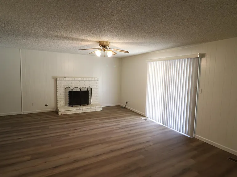 6347 N Laureen Ave — Photo 4