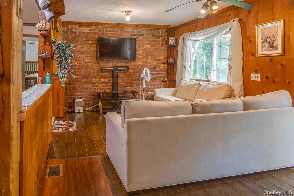2 bed, 1.0 bath, 1248 sqft, $2,500 — Photo 4