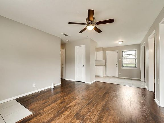 5th image of 1204 Greenbriar Dr