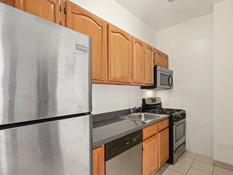 1202 Fulton St #2R — Photo 2