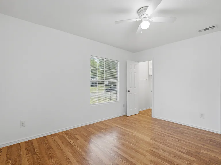 2538 Stovall Dr — Photo 6