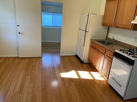 2nd image of 514 E Canon Perdido St Unit 4