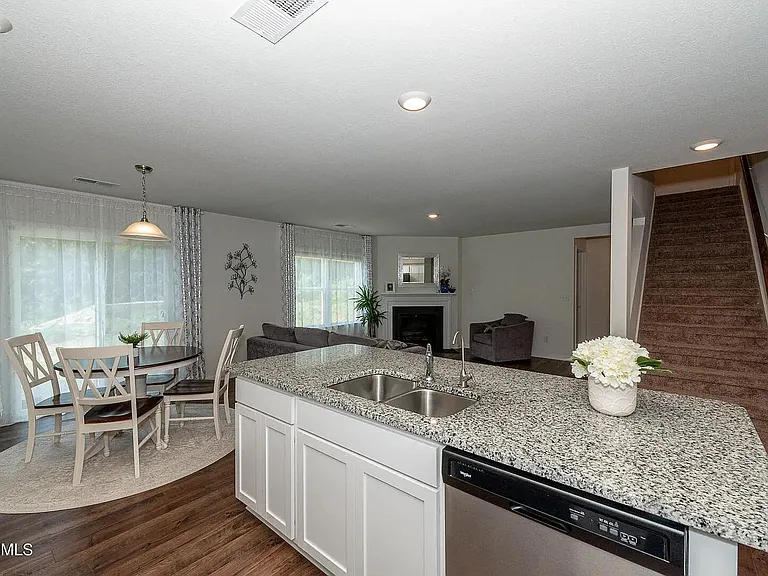1606 River Poppy Rd — Photo 34