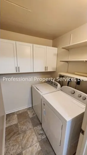 1912 Abbey Ln — Photo 13