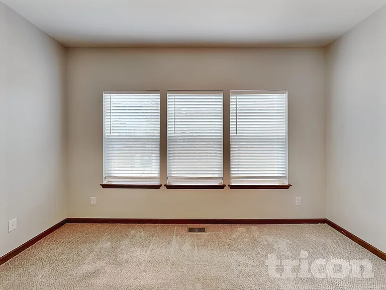 6313 N Genoa Way — Photo 5