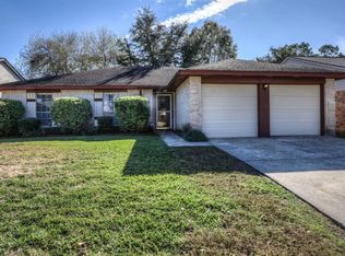 2319 Colonial Ridge Dr, Friendswood, TX 77546