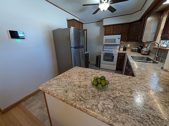 4th image of 265 Sunny Rd