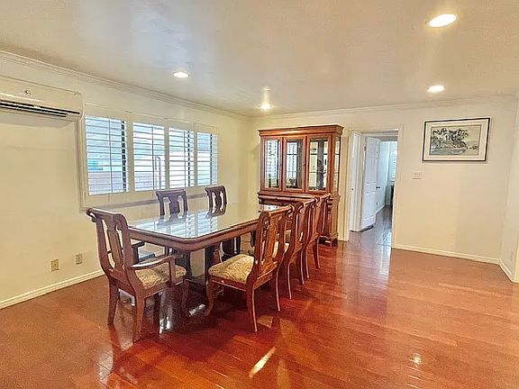 4th image of 5743 Loma Ave