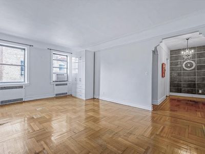 35-40 82nd St #4K, Jackson Heights, NY, 11372