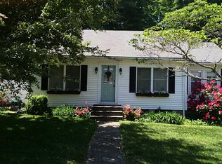 1 Vaughn St, Smithfield, RI 02828