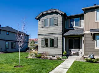 3199 SW 28th St, Redmond, OR 97756