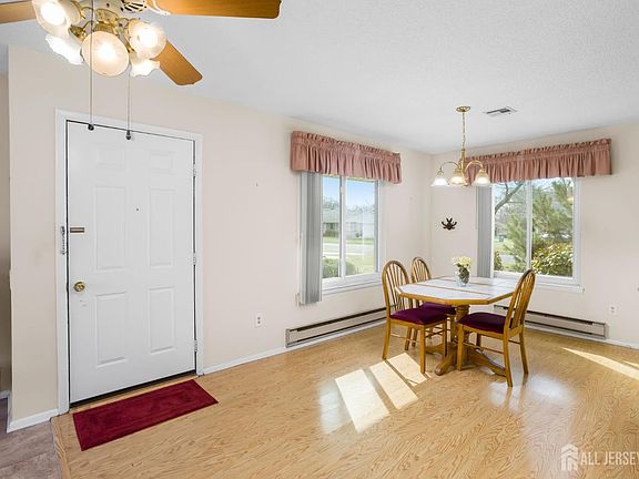 3rd image of 274 Convent Rd #D