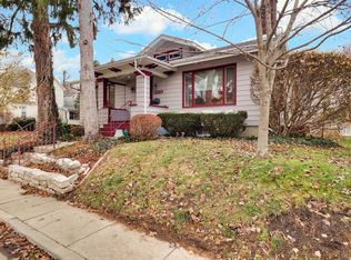 1220 E Jefferson St, Bloomington, IL 61701