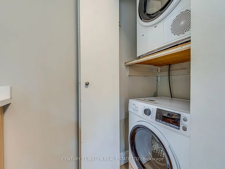 1450 Glen Abbey Gate #823 — Photo 21