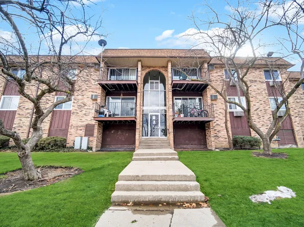 660 Hill Dr APT 206, Hoffman Estates, IL 60169