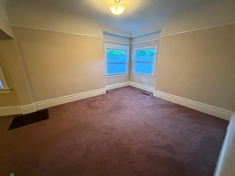 2209 Woolsey St — Photo 10