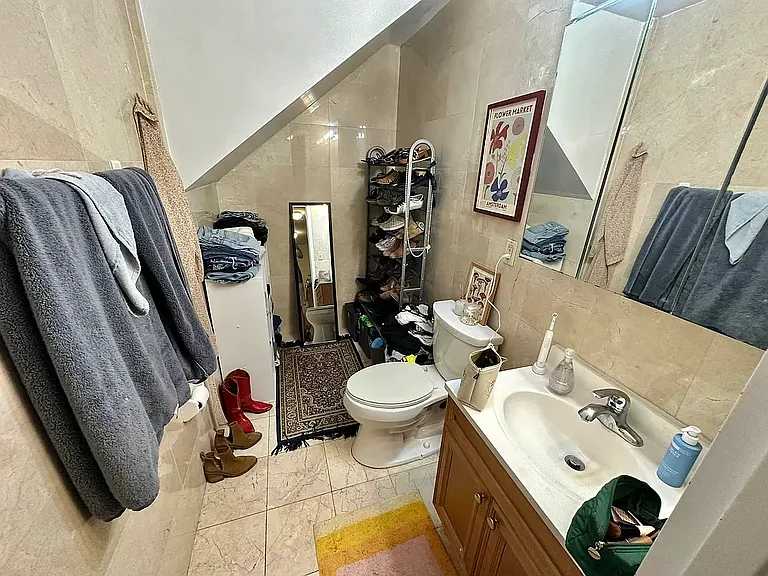 229 E 13th St #1C — Photo 7