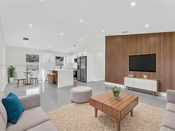 7690 NW 17th Pl, Miami, FL 33147