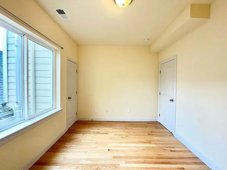 405 Lisbon St — Photo 27
