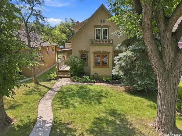617 7th AVENUE N, Saskatoon, SK S7K 2V2