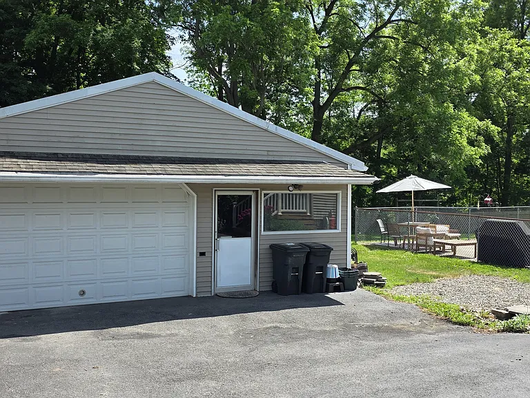 19 Locke Rd — Photo 28