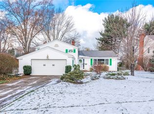 31224 Carlton Dr, Bay Village, OH 44140