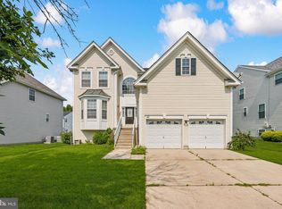 40 Stoneham Dr, Delran, NJ 08075