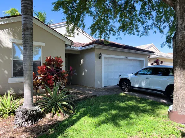 4967 SW 32nd Way, Fort Lauderdale, FL 33312