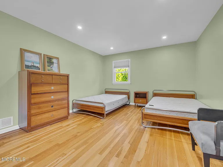 25 Surrey Ln — Photo 25