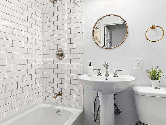 5th image of 831 Lincoln Pl