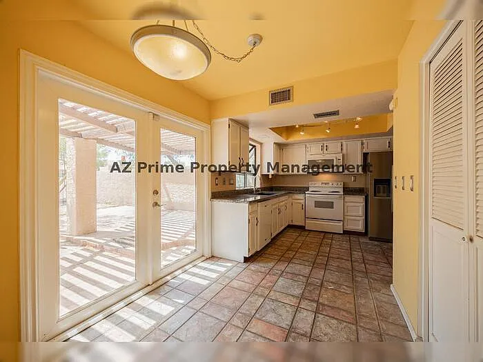 1650 N Ventura Ln — Photo 10