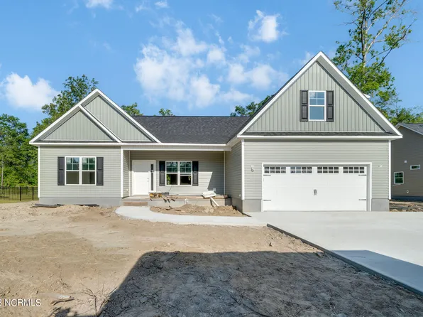 7174 Old Stump Drive SE, Leland, NC 28451