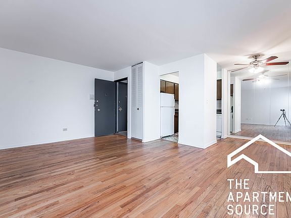 2nd image of 521 W Briar Pl APT 414