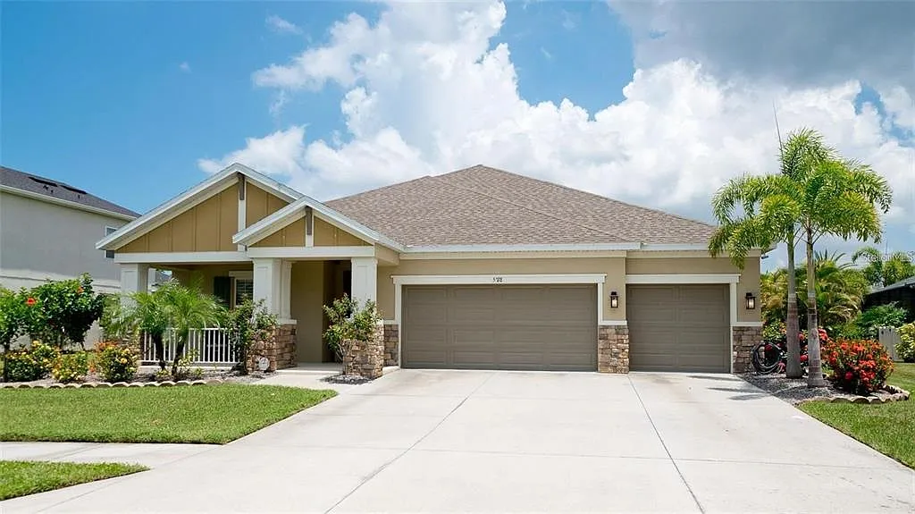 4 bed, 3.0 bath, 2930 sqft, $5,100 — Photo 1