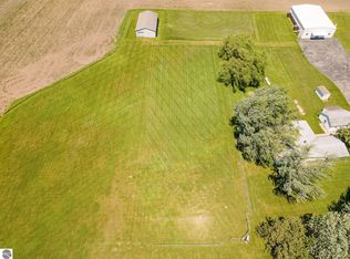 11756 Riverside Dr, Saint Louis, MI 48880