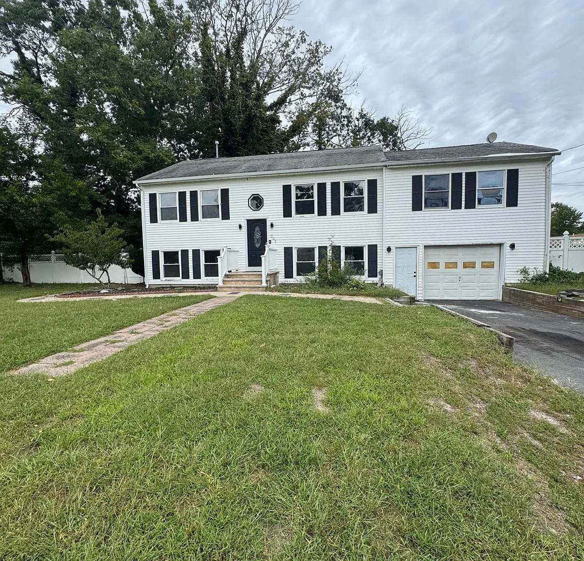 262 Maryland Ave — Photo 3