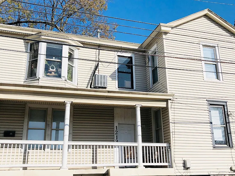 1213 Baxter Ave #2 — Photo 3