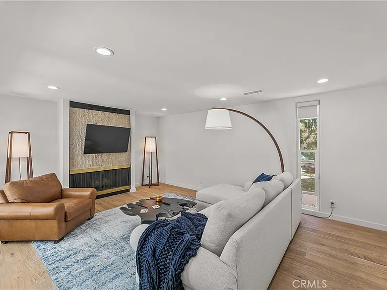 4745 S La Villa Marina #J — Photo 8
