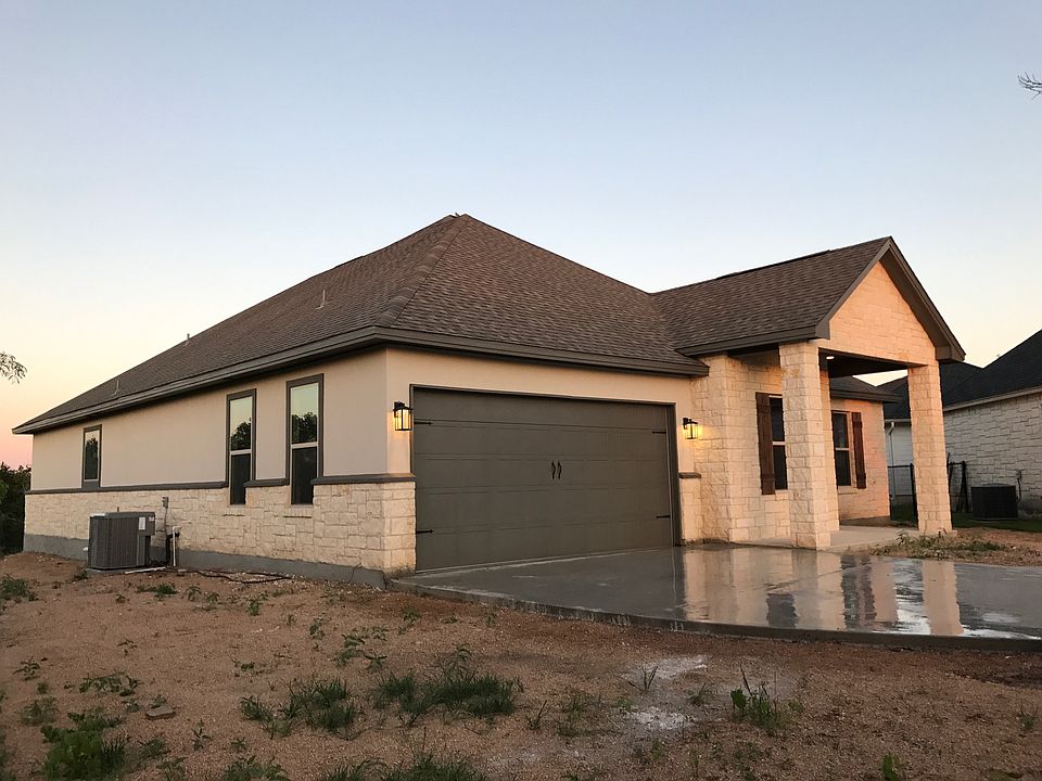 1st image of 1003 Laurel Oak Cir