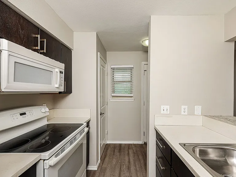 Monarch Place — Photo 21