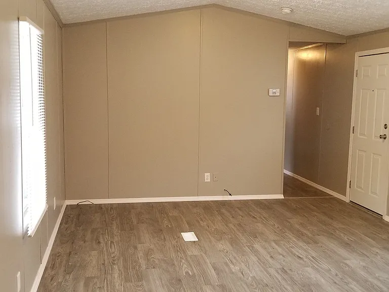 Royal Oaks Estates — Photo 7