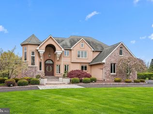 10 Valley View Dr, Newtown, PA