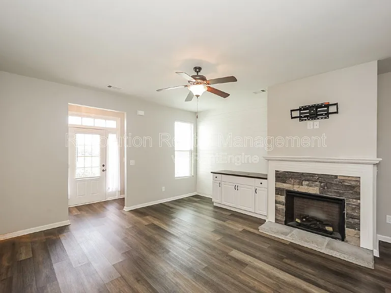 116 Slate Dr — Photo 3