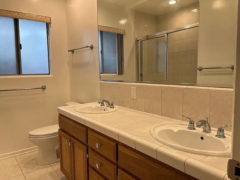 11160 Greenlawn Ave — Photo 12