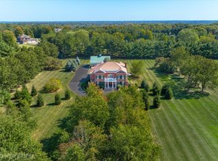 16 Ascot Ln, Barrington, IL 60010