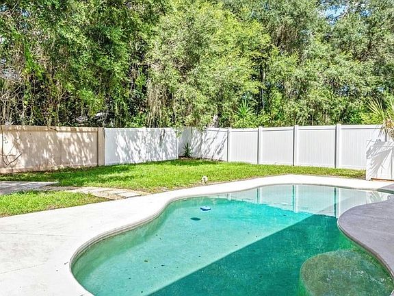 4th image of 16013 Stags Leap Dr