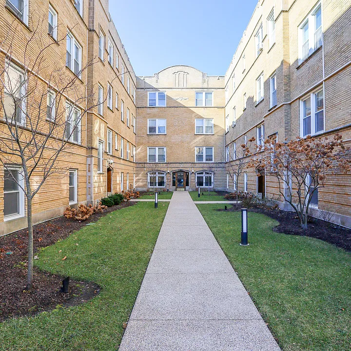 5744 S Stony Island Ave #110