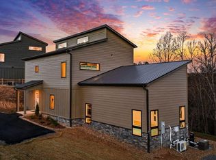 638 Ridge Top Loop, Gatlinburg, TN 37738