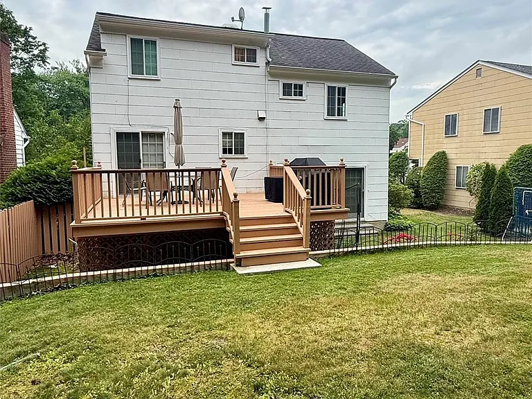 18 Coralyn Ave — Photo 7