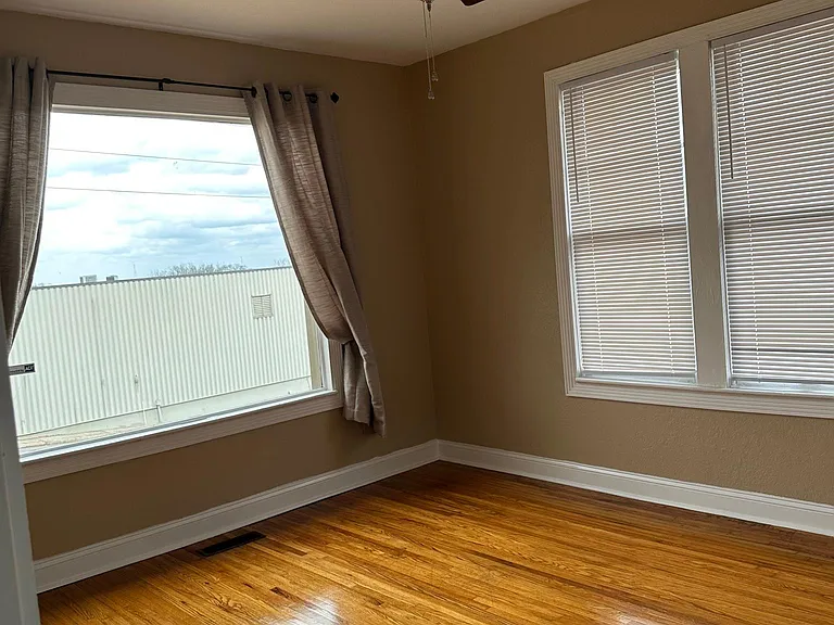 506 S Pine St — Photo 13